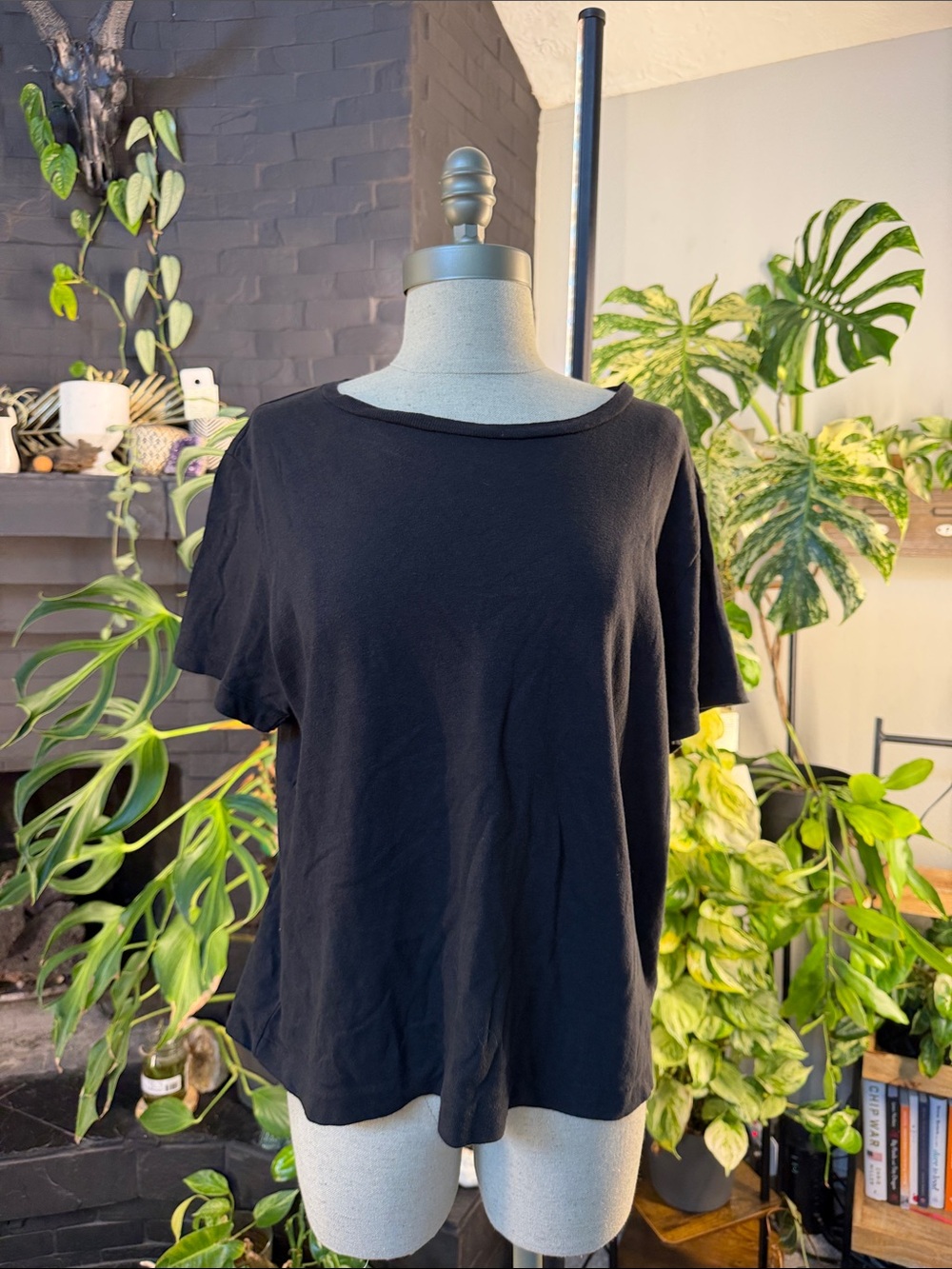 Everyday Women's Short-Sleeve Tee in Black